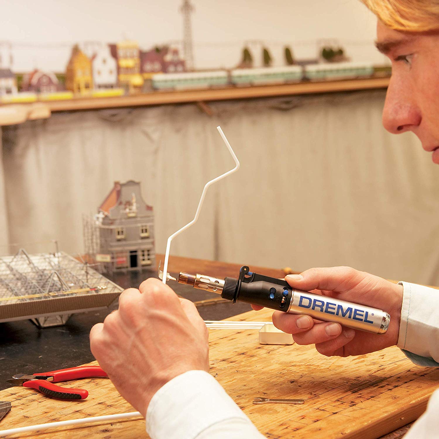 Dremel Versatip 2000 - Pirograbador a gas butano con 6 puntas para soldadura, pirografo, fusión, corte en caliente, compresión (duración de encendido máximo 90 min)4 Dremel Versatip 2000 - Pirograbador a gas butano con 6 puntas para soldadura, pirografo, fusión, corte en caliente, compresión (duración de encendido máximo 90 min)