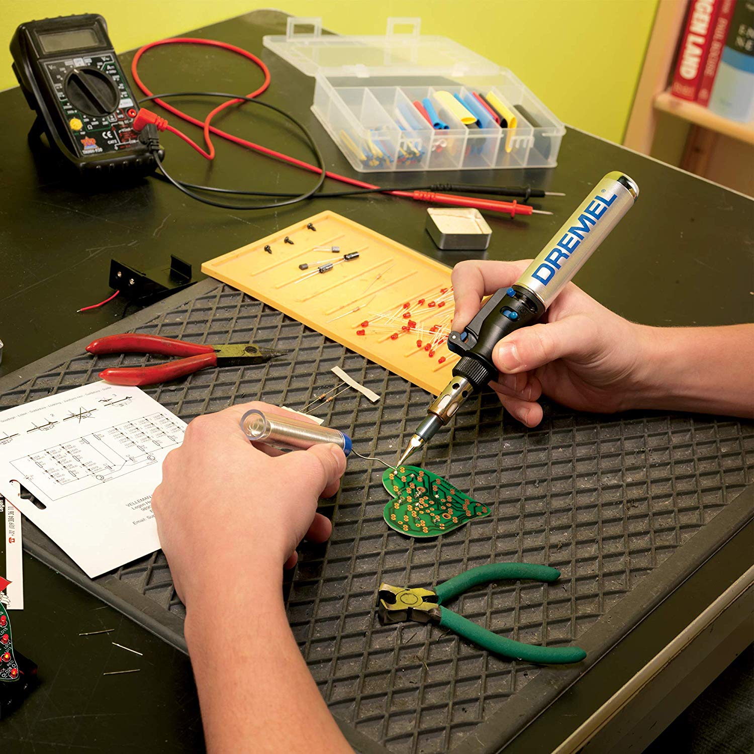 Dremel Versatip 2000 - Pirograbador a gas butano con 6 puntas para soldadura, pirografo, fusión, corte en caliente, compresión (duración de encendido máximo 90 min)6 Dremel Versatip 2000 - Pirograbador a gas butano con 6 puntas para soldadura, pirografo, fusión, corte en caliente, compresión (duración de encendido máximo 90 min)